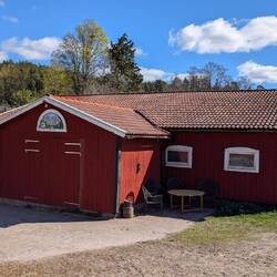 Diese idyllischen roten Häuser stehen überall