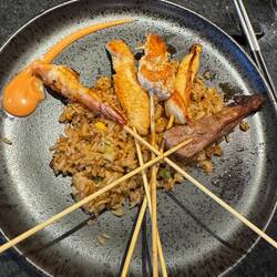 Fried rice with shrimp, beef and chicken 🍚