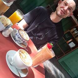 Frühstücken am Reisetag