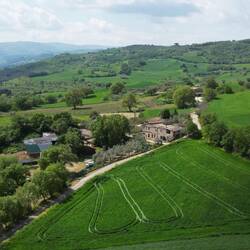 ..der Reiterhof ein Stück oberhalb