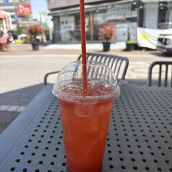 Mein Lieblingsdrink in Südkorea: Mineralwasser mit Grapefruit, fast ein Talugi.