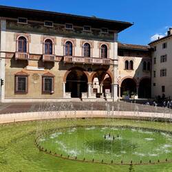 die Piazza Antonio Rosmini