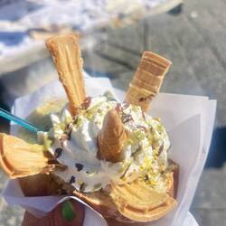 Das letzte unvernünftige Frühstück... Brioche mit Gelato.