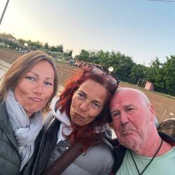 ..noch ein letztes dreier Selfi am Abend beim Verabschieden 🥺