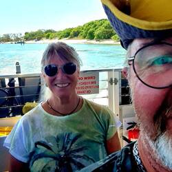 Mit dem Böötli zur Insel