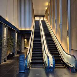 Eingang zum Hotel