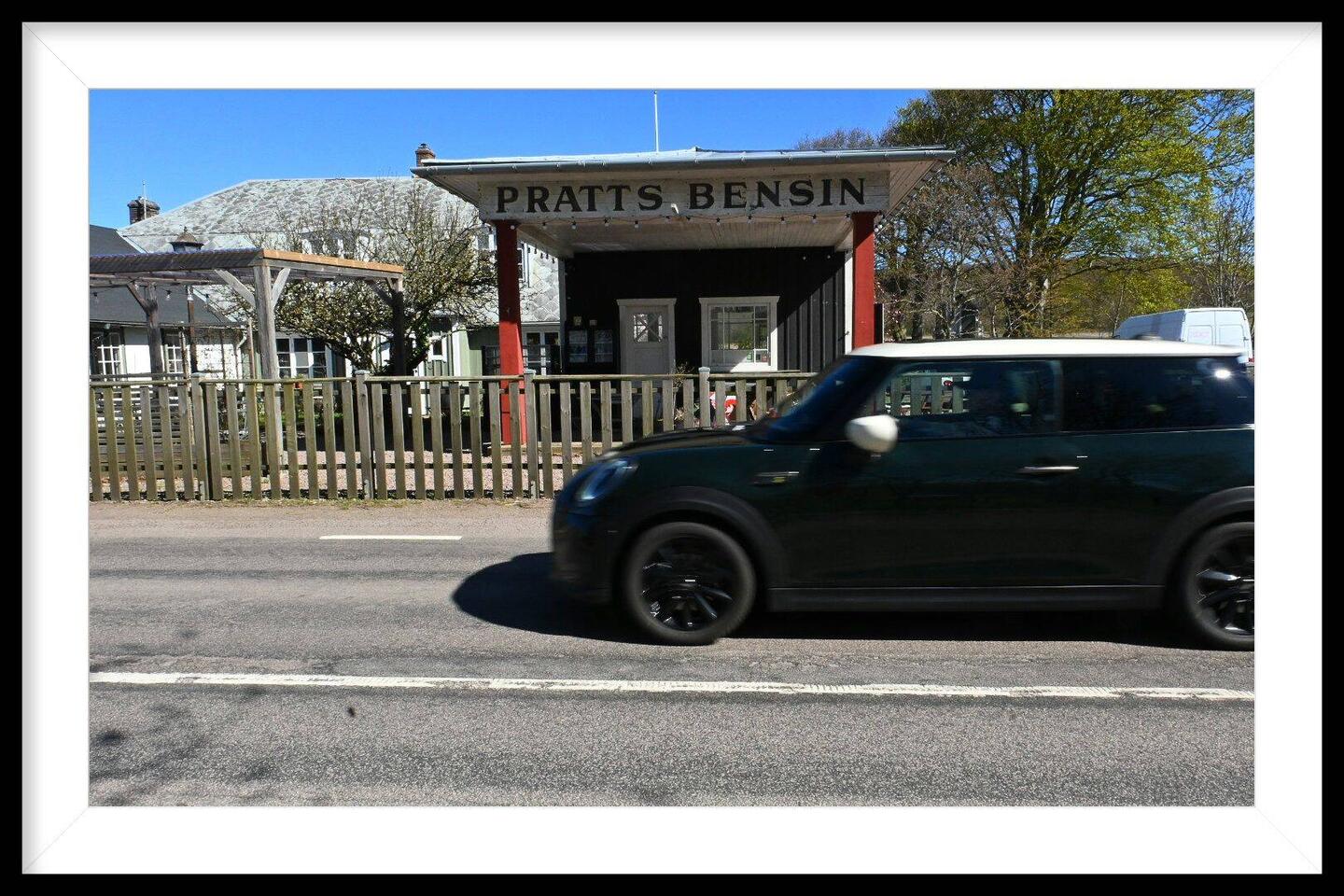 Vor dem Campingplatz eine alte, sehr schöne restaurierte alte Tankstelle. Nu ein schönes Cafe