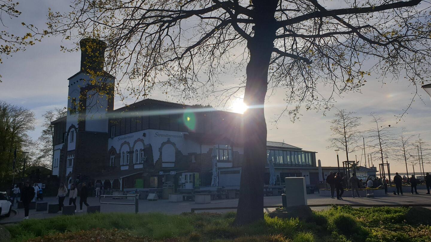 Die Strandterrassen im Gegenlicht