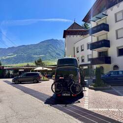Bistro, Hotel und Camping Vermoi in Latsch