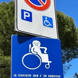 Nettes Schild
