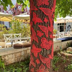 Ein behäkelter Baum