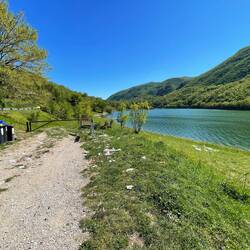 ..rund um die Mülltonnen trifft dich der Schlag😱🫣u.leider oft auch wo Italiener Picknicken😠😓