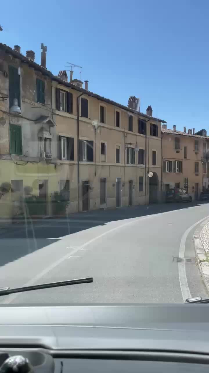 Weiter geht's durch immer wieder nette Orte.. hier San Lorenzo 🇮🇹