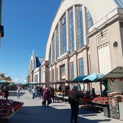 Zentraler Markt, ehem. Zeppelinfabrik