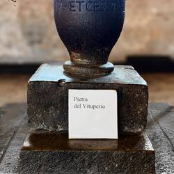 Seat of shame ... il Salone @ Palazzo della Ragione — Padova, Italy.