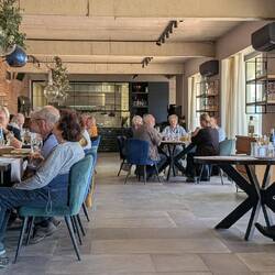 Beim Mittagessen