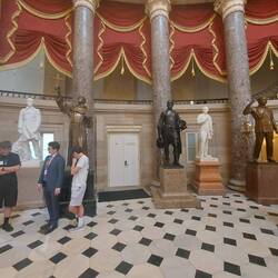 Einige Statuen, der Mönch z.B. ist der Mönch der die Missionen in San Antonio, TX gegründet hat.