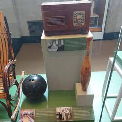 Truman hat sich ne Bowlingbahn ins White House bauen lassen.