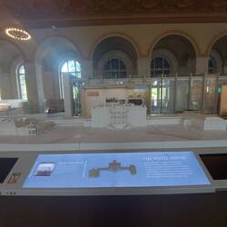 Modell, nicht mehr aktuell, die Mandarine hat ja was abhacken lassen.