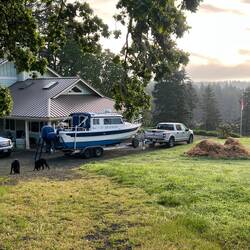 Gary and Colleen have a very nice place. And a great setting for "boater homing"!