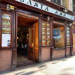 Eine Cervezeria am Santa Ana-Platz. Bier in allen Variationen