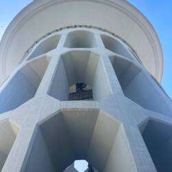 Wasserturm, der zum Versorgungssystem "Canal Isabel II" gehört.