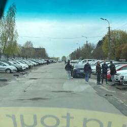 Luzk hat einmal die Woche einen riesige Automarkt, hier im Westen die ganzen Import-Händler