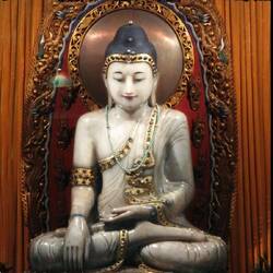 1,90m hohe Jadebuddha