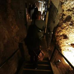 Abstieg zur Jewel Cave