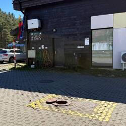 Auch hier wird es ohne Schlauch schwierig Schwarzwasser abzulassen.