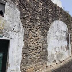 You can see how the town was incorporated into the aqueduct
