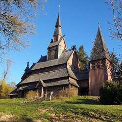 Die schöne Stabkirche im Ort