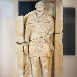 Funerary niche/aedicula of the Centurion Minucio Lorario (1st century BC).