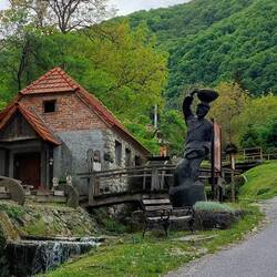 Eine Mühle ist noch zu besichtigen im Tal der Mühlen