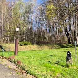Der CP erinnert an eine Parkanlage und ist noch fast völlig leer.