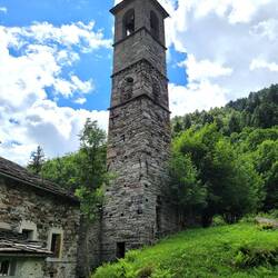 Fondo, campanile della chiesa di San Bernardo