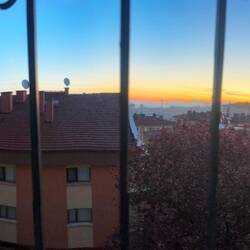 Au petit matin à la fenêtre de l'appartement d'Alina !!