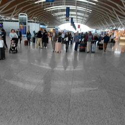 Und nun im Flughafen