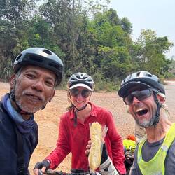 Sam, a cycle tourer from Thailand, gave Lilz a sandwich. People are so kind!!