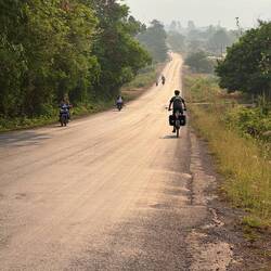 Leaving Vieng Kham, joining hwy 8, the scenery started to improve...