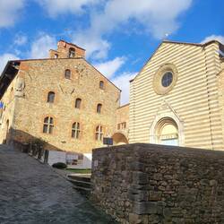 Lucignano - piazza San Francesco