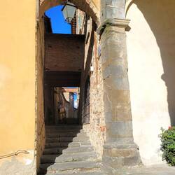 Lucignano - corso delle Monache