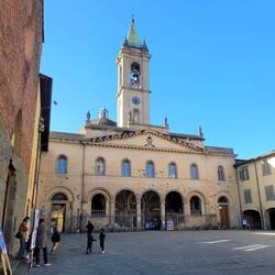 San Giovanni Valdarno - piazza Masaccio, Basilica di Santa Maria delle Grazie