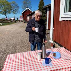 Rast med medhavda pannkakor