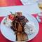 Profiterole gefüllt mit Eis