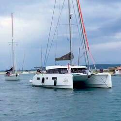 Stau der Boote vor der provisorischen Drehbrücke