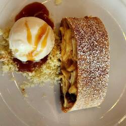 Apple strudel