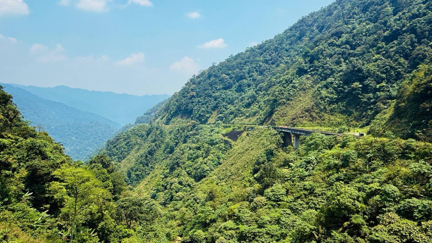 Spot the road. The descent from the border checkpoint