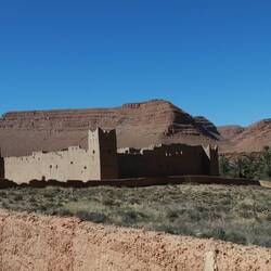 Diese Lehmburgen, Kasbah genannt, gibt es hier viele