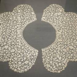 Needle lace cuffs manufactured in Veneto in the early 17th century.